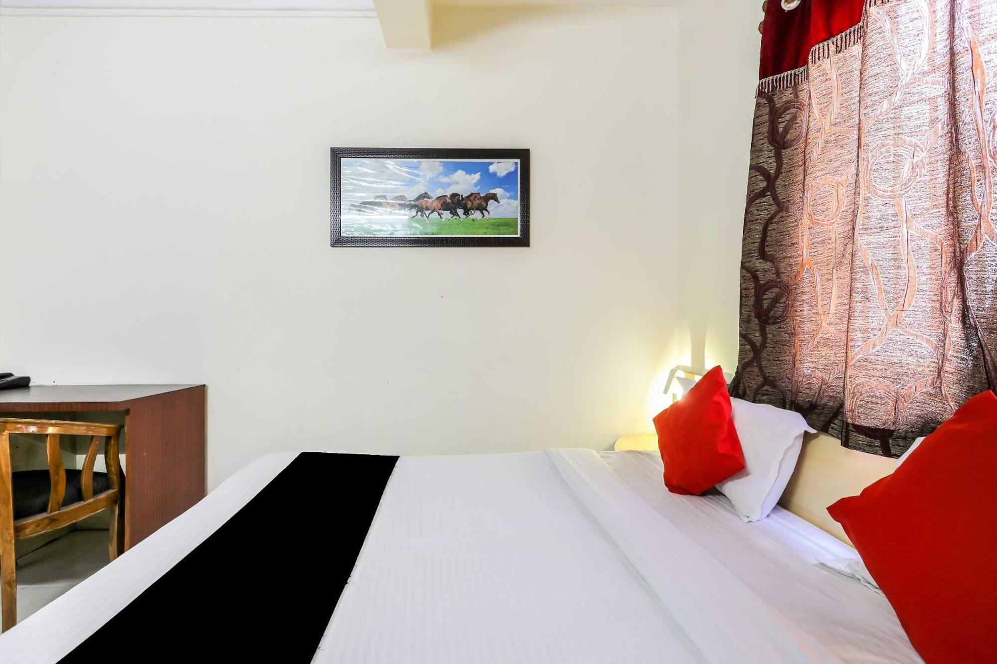 Collection O 3761 Hotel Shree Datta Indore Exterior foto