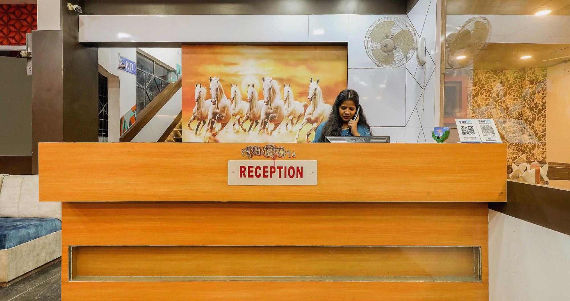 Collection O 3761 Hotel Shree Datta Indore Exterior foto