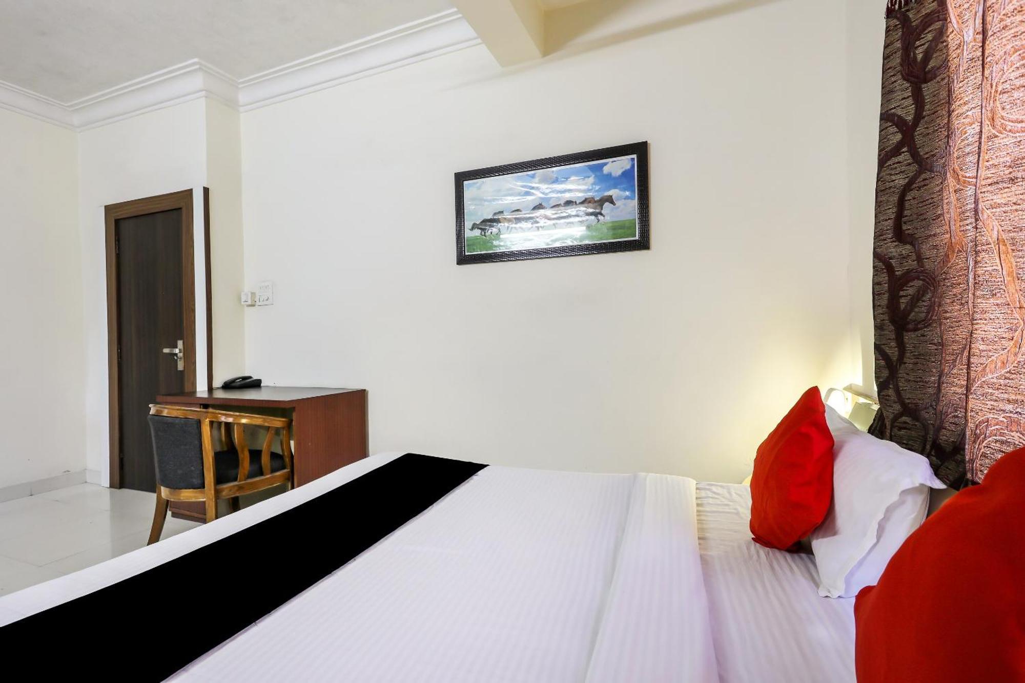 Collection O 3761 Hotel Shree Datta Indore Exterior foto